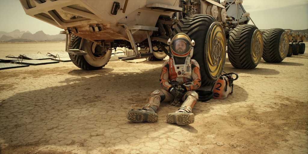 Matt Damon et son fidèle ami: Rover - Image droits réservés - © 20th Century Fox
