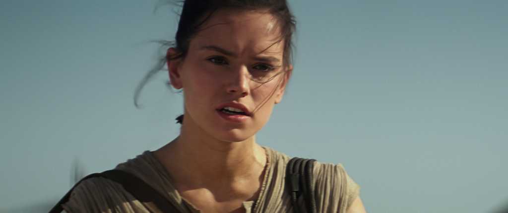 Rey (Daisy Ridley) Droits réservés Lucasfilm Ltd. The Walt Disney Company